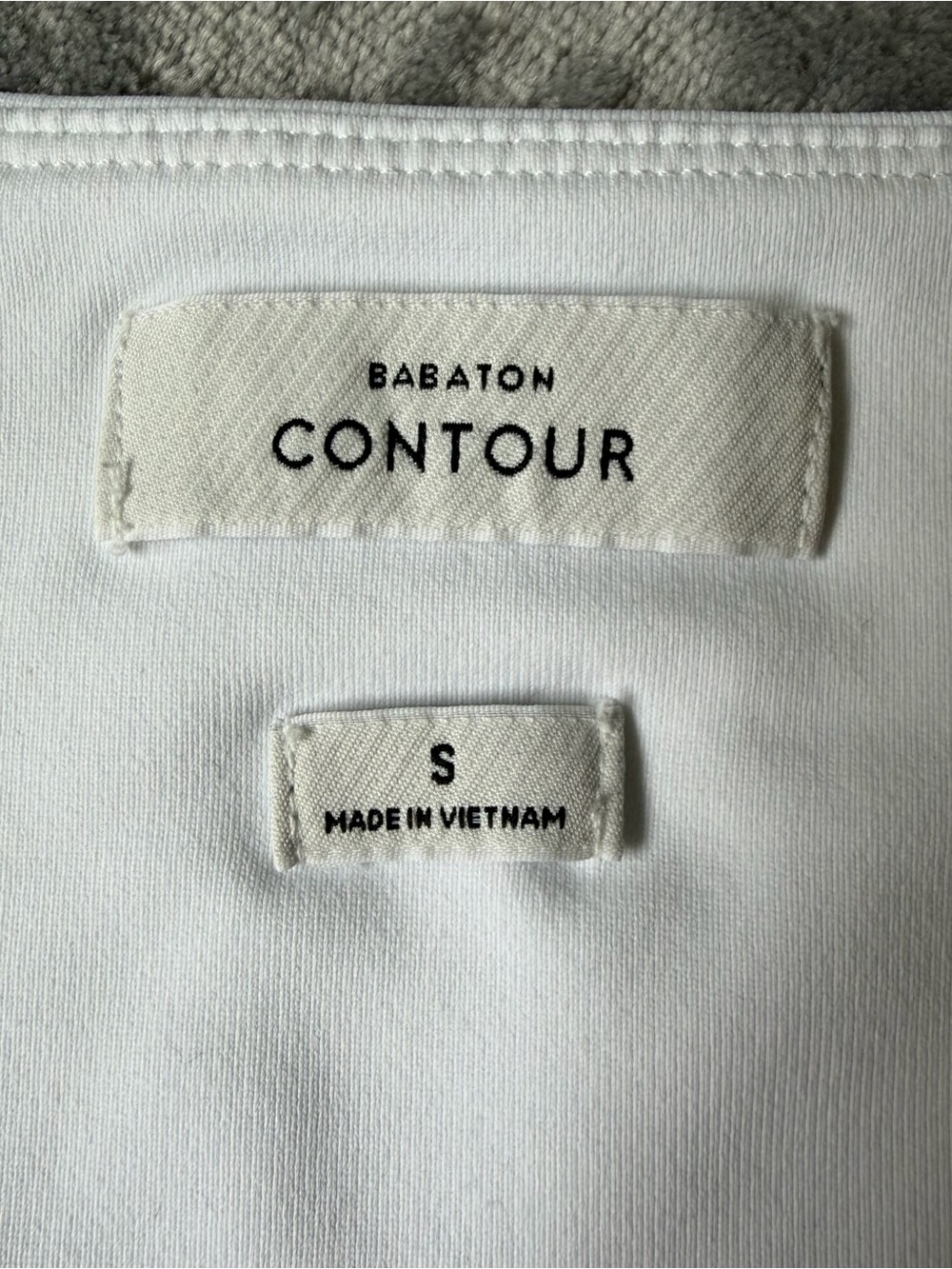 Aritzia Babaton Contour V Neck Long Sleeve Top White S - Picture 3 of 10